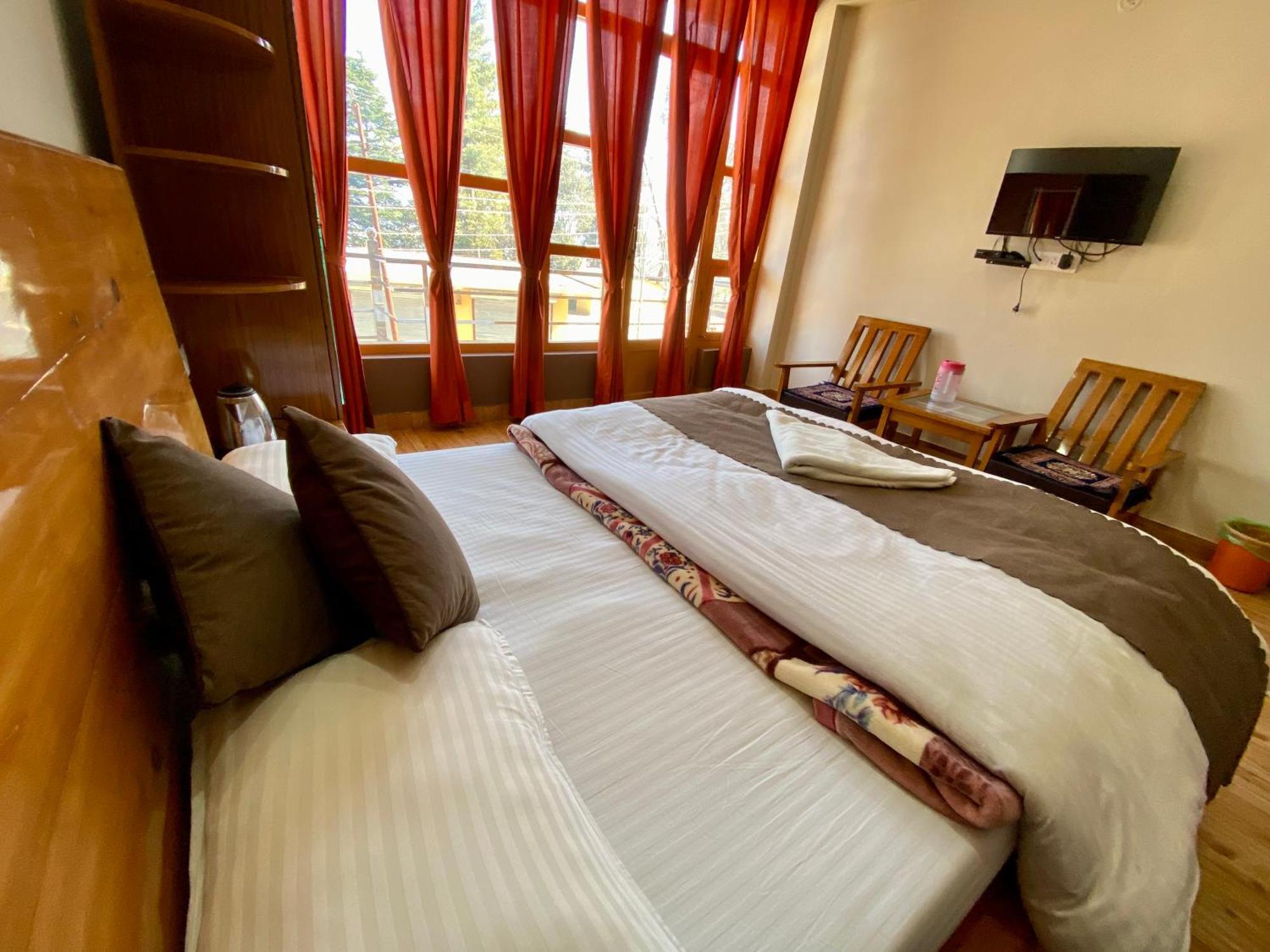 Hotel Mansarovar Inn Munsyari Esterno foto